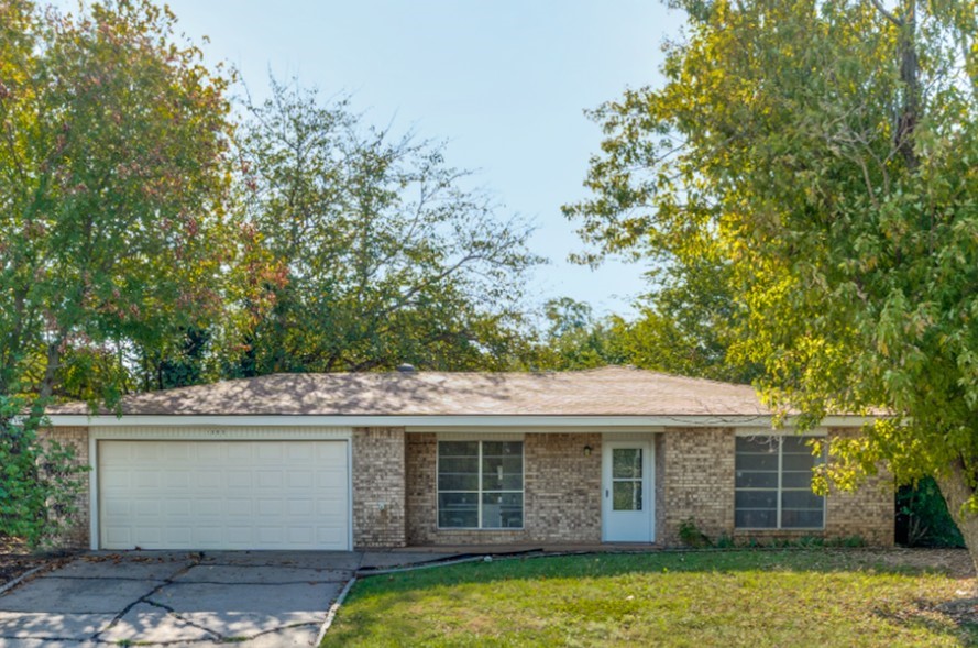 1505 N Matthews Street Bowie TX 76230