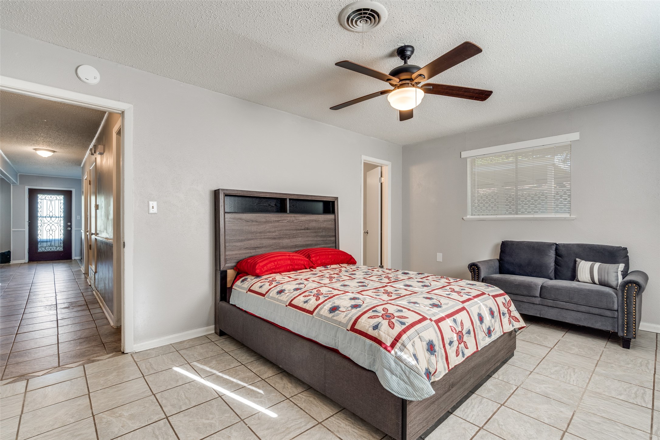 1505 N Matthews Street Bowie TX 76230