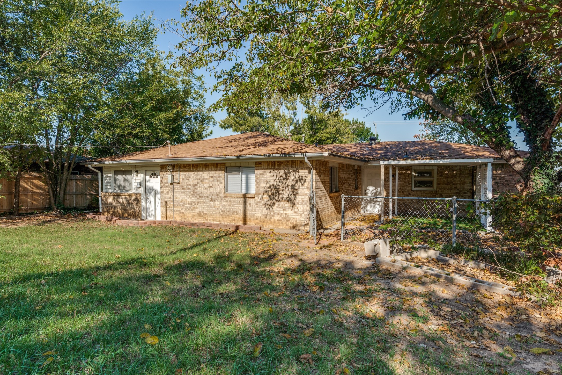 1505 N Matthews Street Bowie TX 76230