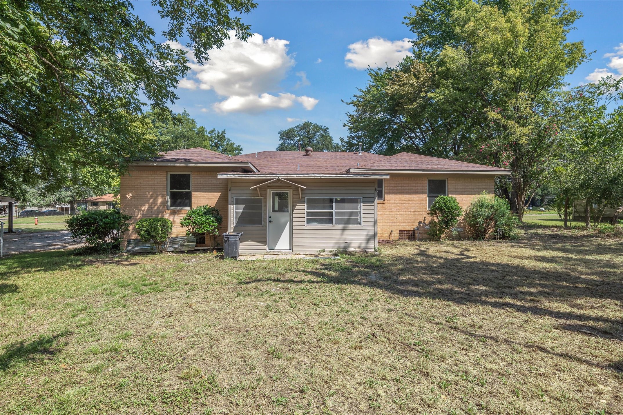 252 E Main Street Van TX 75790