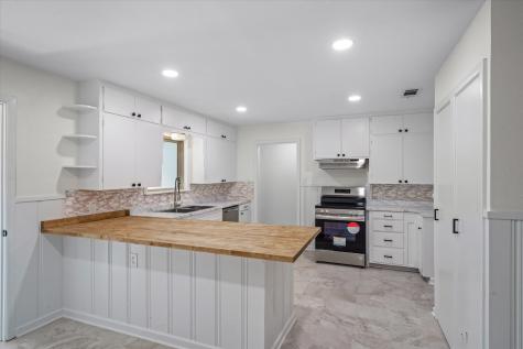 252 E Main Street Van TX 75790