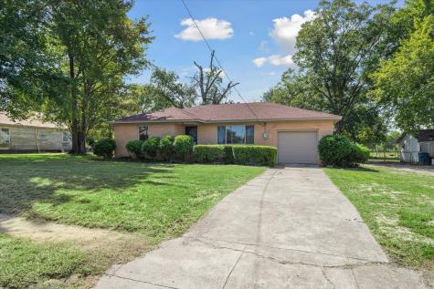 252 E Main Street Van TX 75790