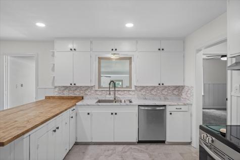 252 E Main Street Van TX 75790