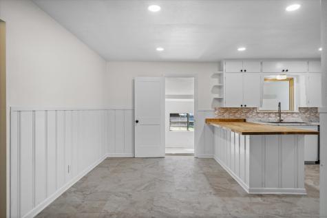252 E Main Street Van TX 75790