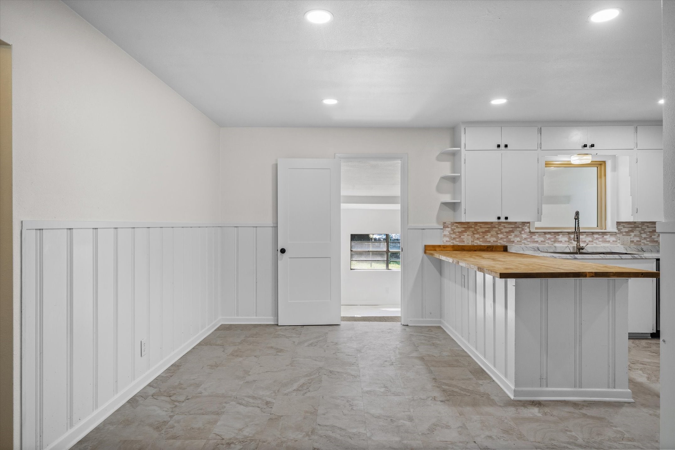 252 E Main Street Van TX 75790
