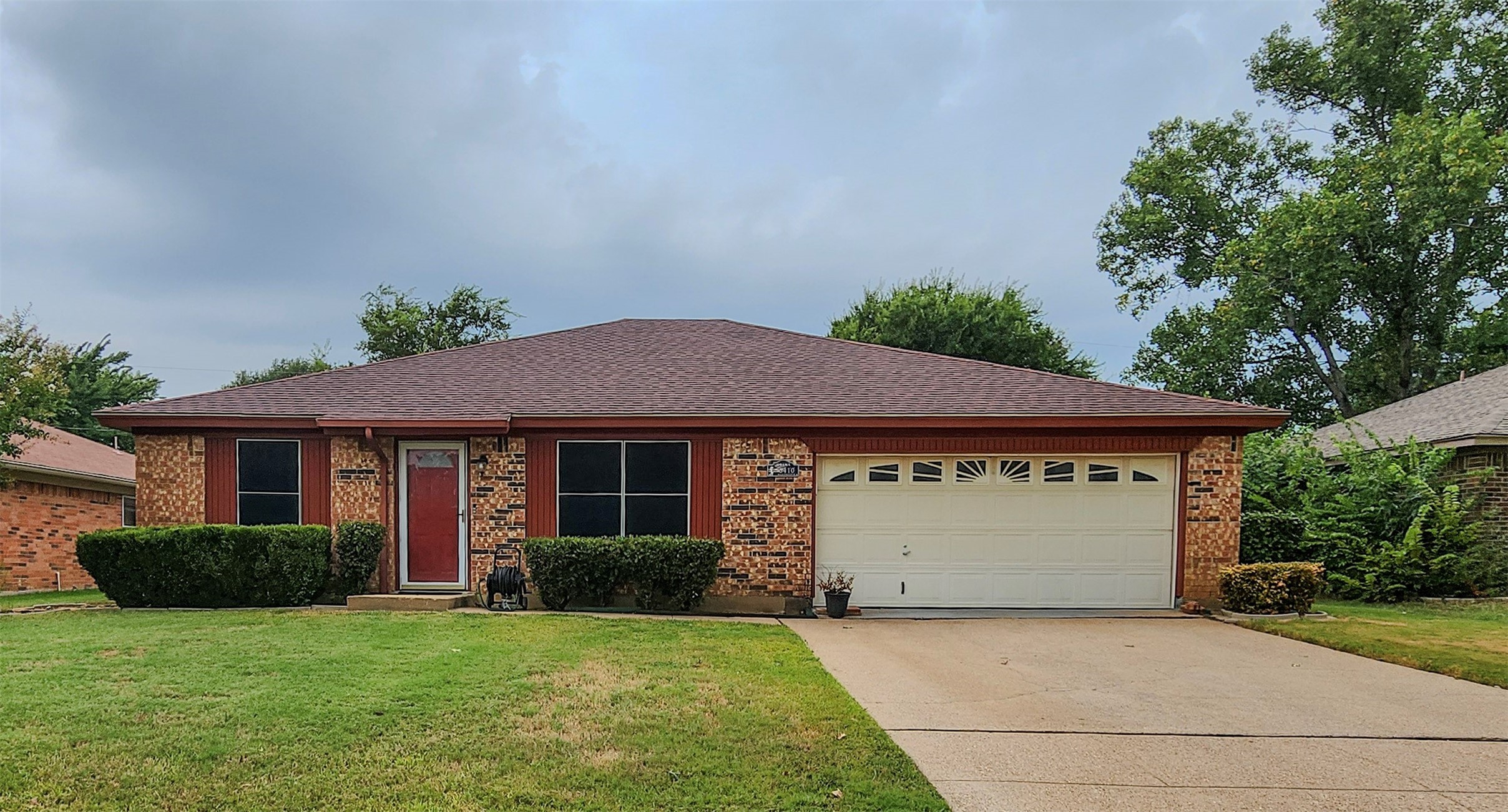 6410 Rock Springs Drive Arlington TX 76001