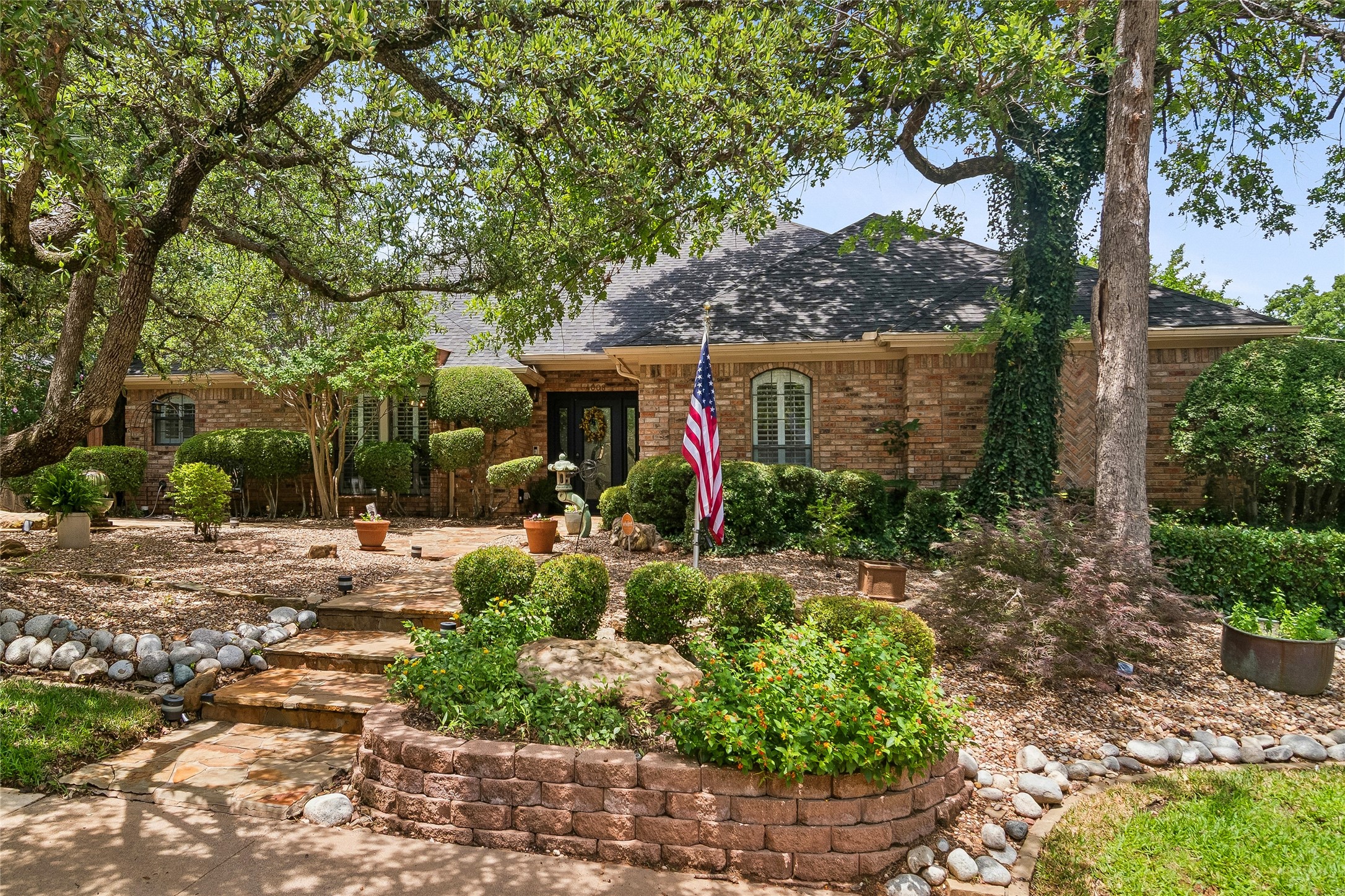 4008 Brookside Drive Bedford TX 76021