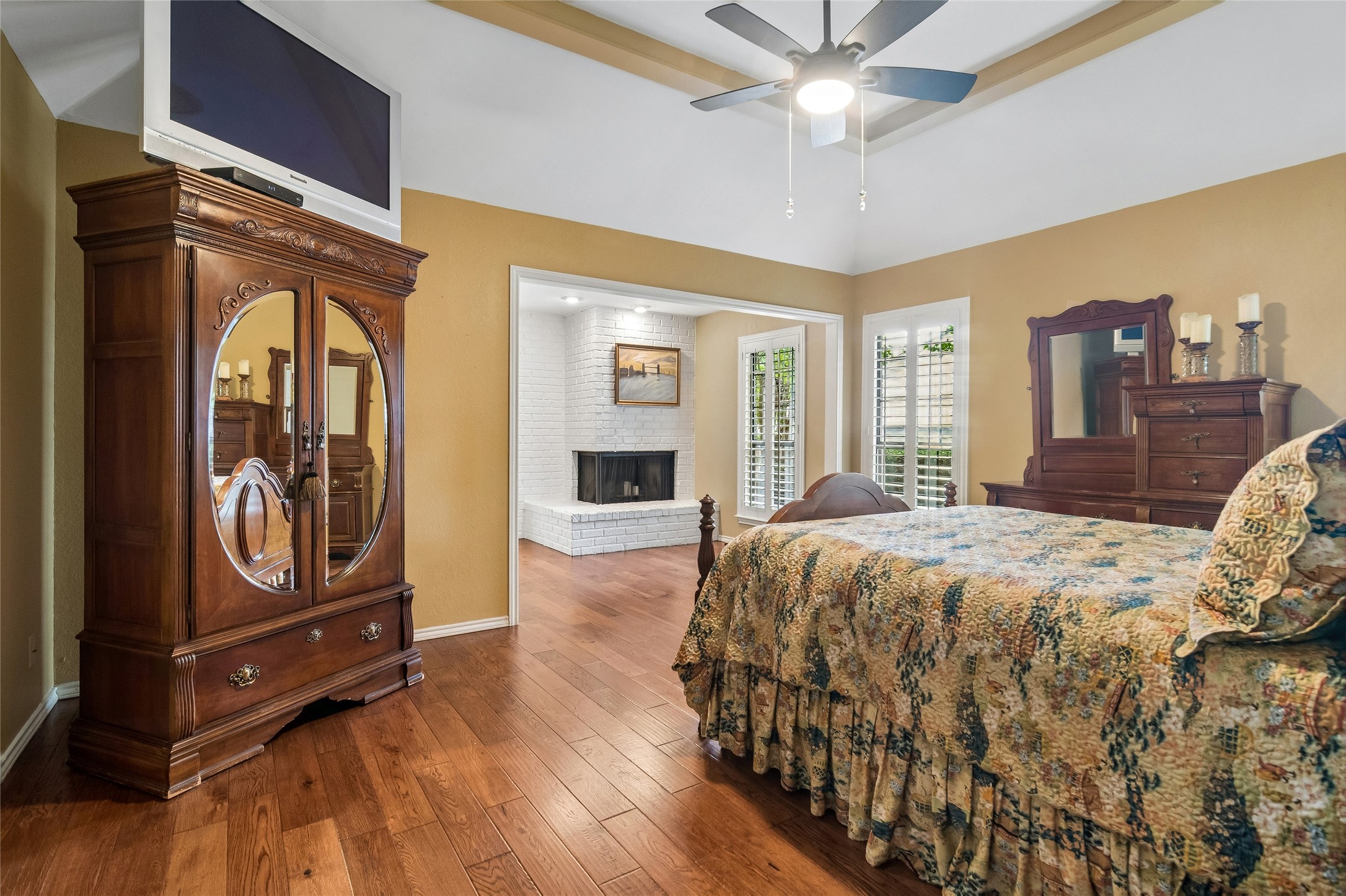 4008 Brookside Drive Bedford TX 76021
