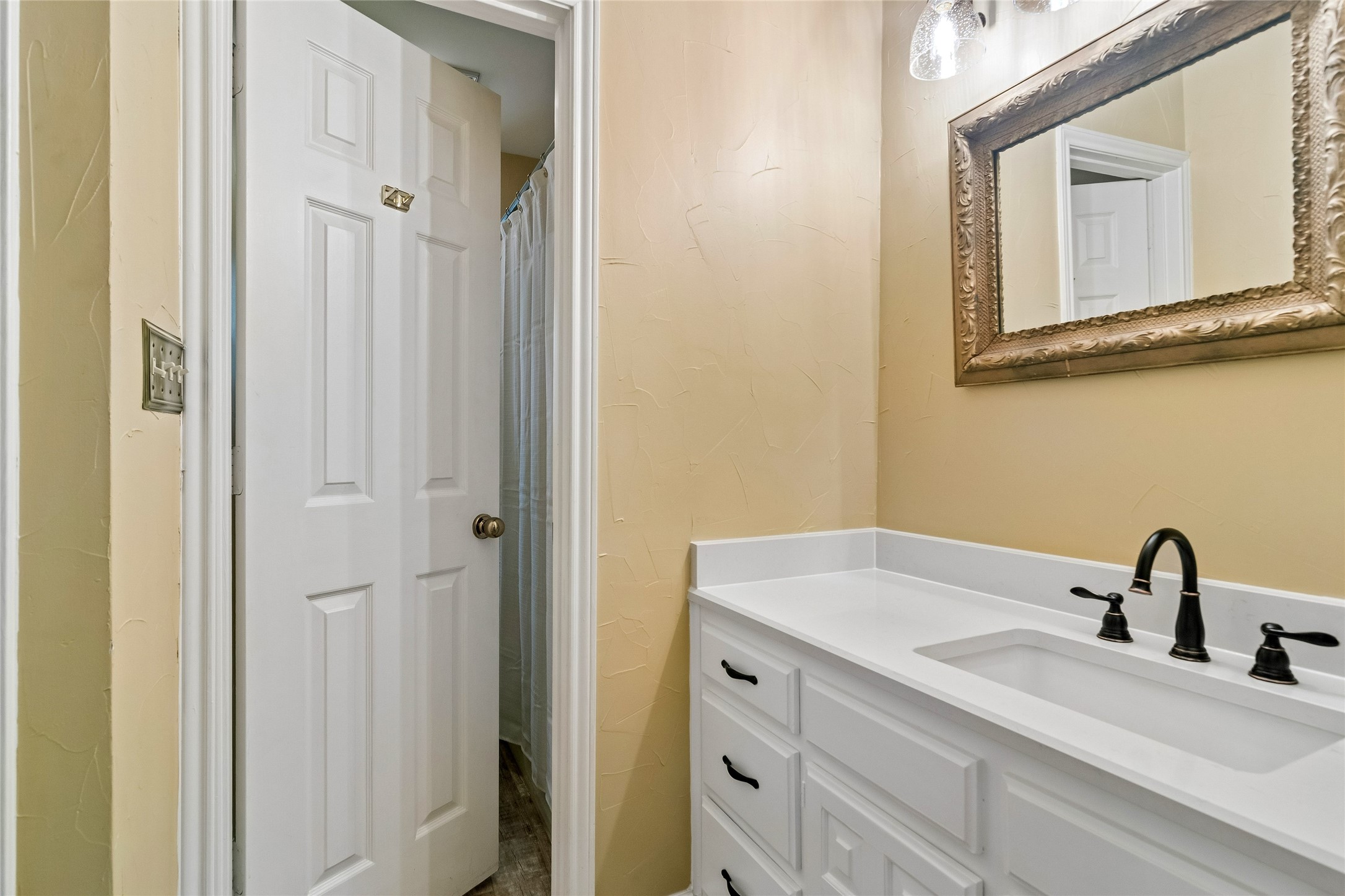 4008 Brookside Drive Bedford TX 76021