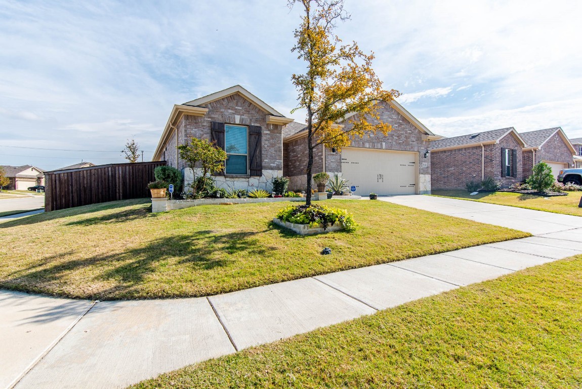 2632 Wesley Avenue Aubrey TX 76227