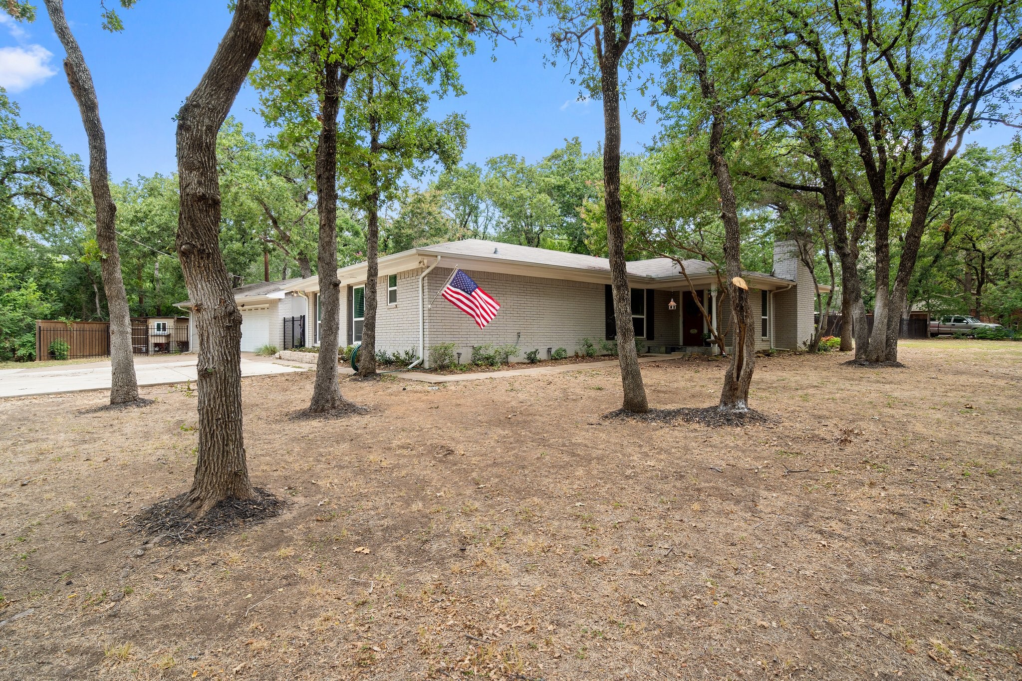 2336 Los Robles Street Grapevine TX 76051