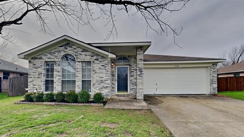 7328 Royal Oak Drive Benbrook TX 76126