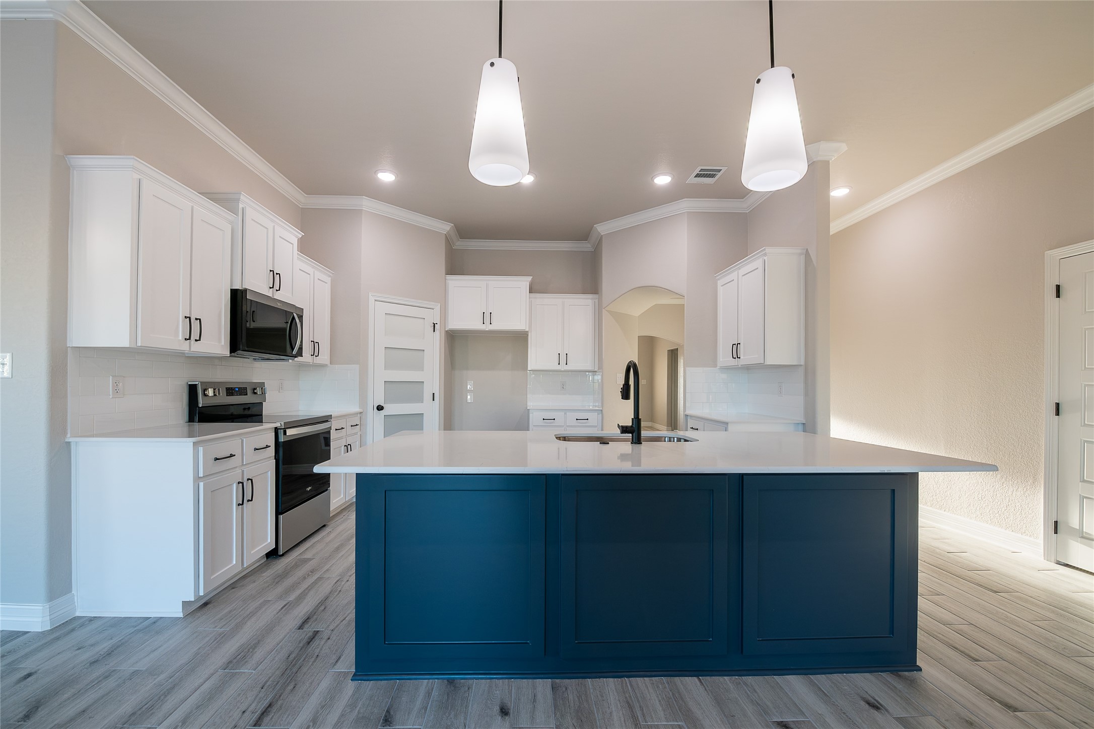 1404 Red Rock Road Hewitt TX 76643