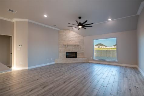 1404 Red Rock Road Hewitt TX 76643