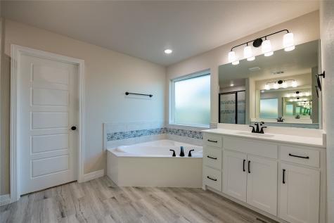 1404 Red Rock Road Hewitt TX 76643