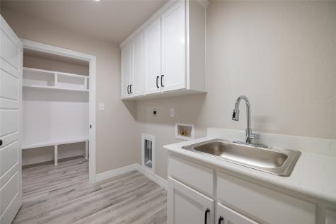 1404 Red Rock Road Hewitt TX 76643