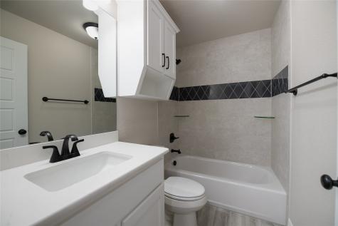 1404 Red Rock Road Hewitt TX 76643