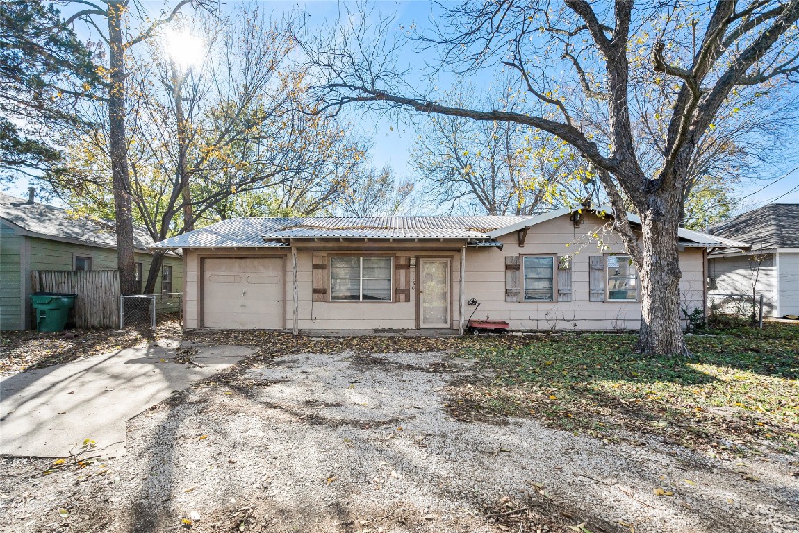 1130 N Clinton Street Stephenville TX 76401
