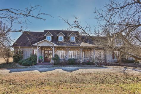 738 County Road 2261 Valley View TX 76272