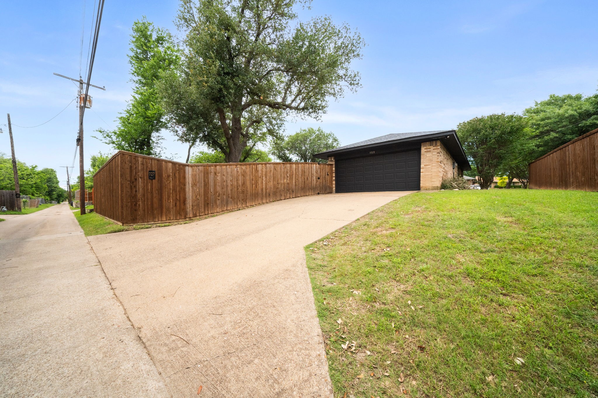 722 Oakbluff Drive Lancaster TX 75146