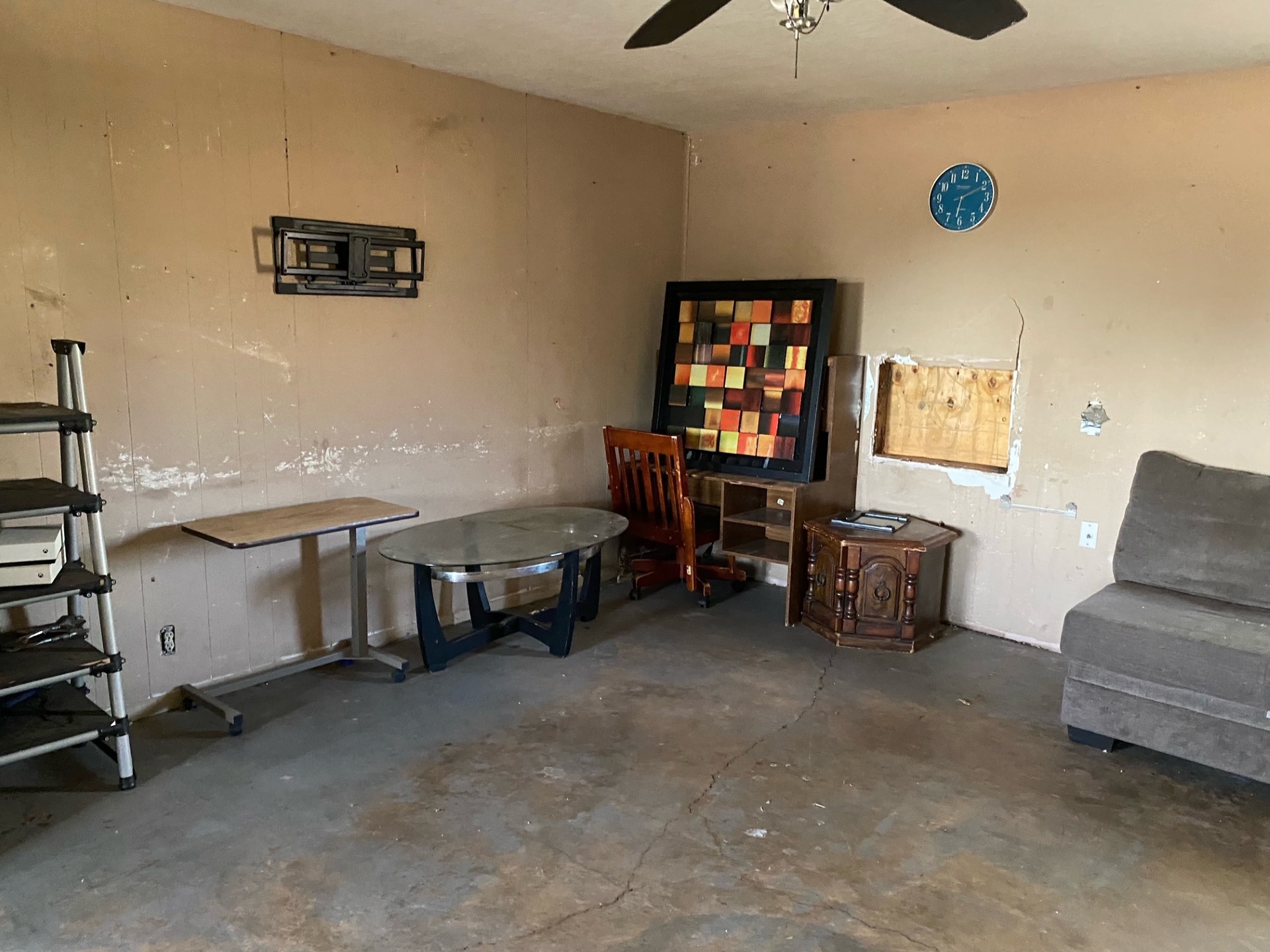 501 N Lincoln Avenue Electra TX 76360