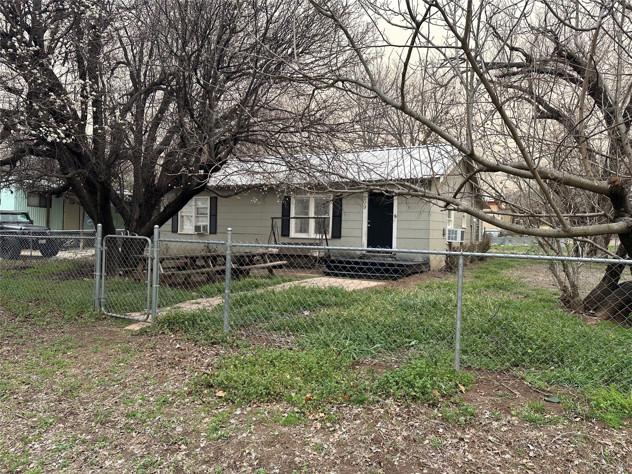 209 2nd Street Glen Rose TX 76043