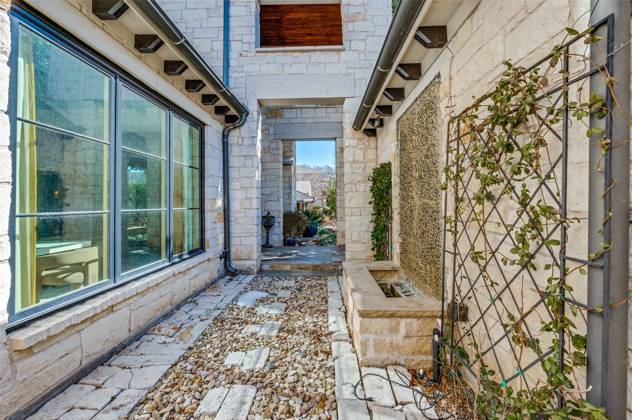 6605 Mimosa Lane Dallas TX 75230