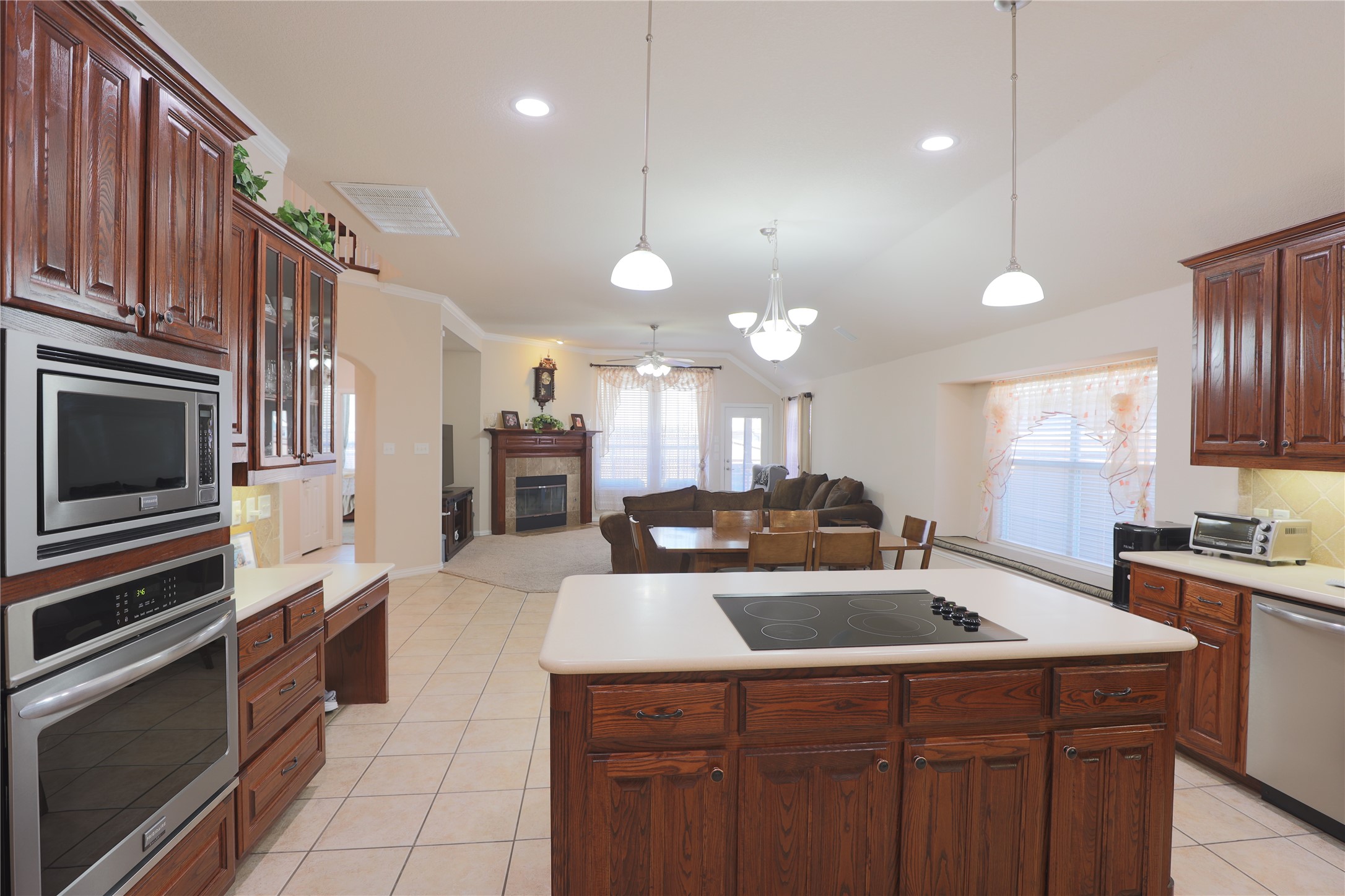 209 Park Meadows Drive Euless TX 76039