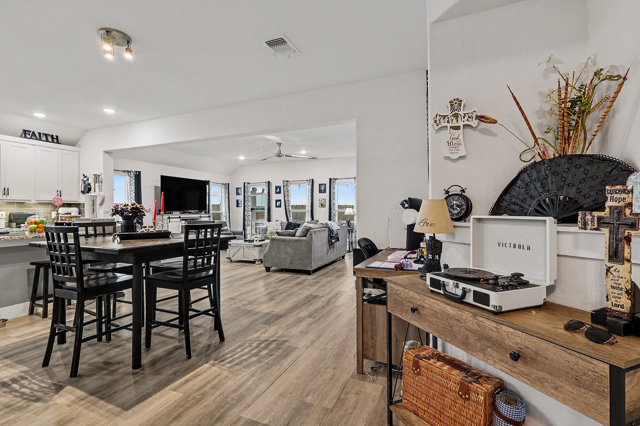 220 Poinsetta Drive Palmer TX 75152