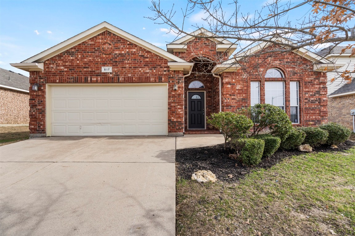 817 Pebblecreek Drive Burleson TX 76028