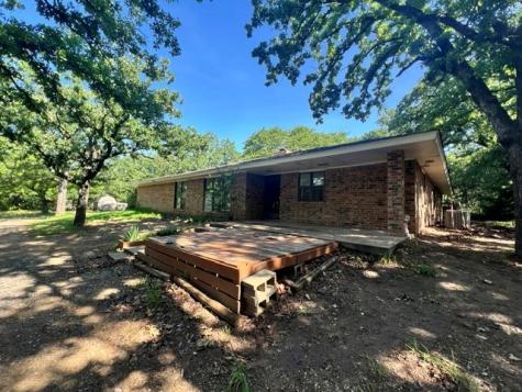 1304 W Wise Street Bowie TX 76230
