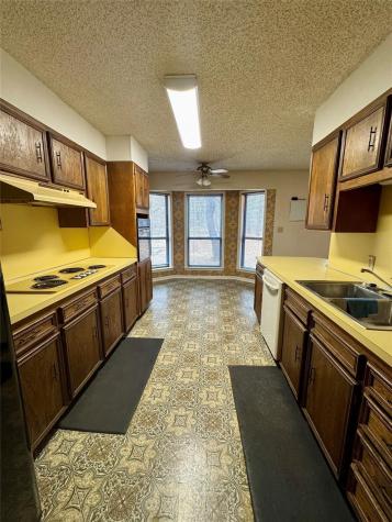 1304 W Wise Street Bowie TX 76230
