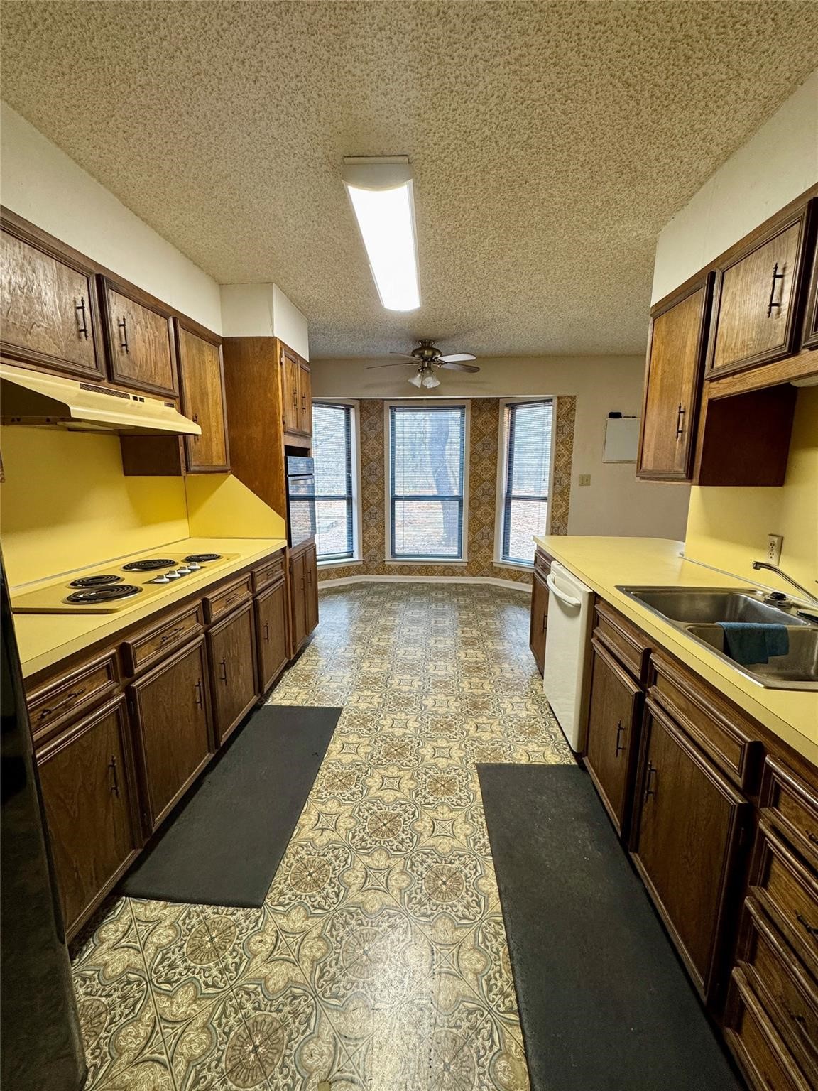 1304 W Wise Street Bowie TX 76230