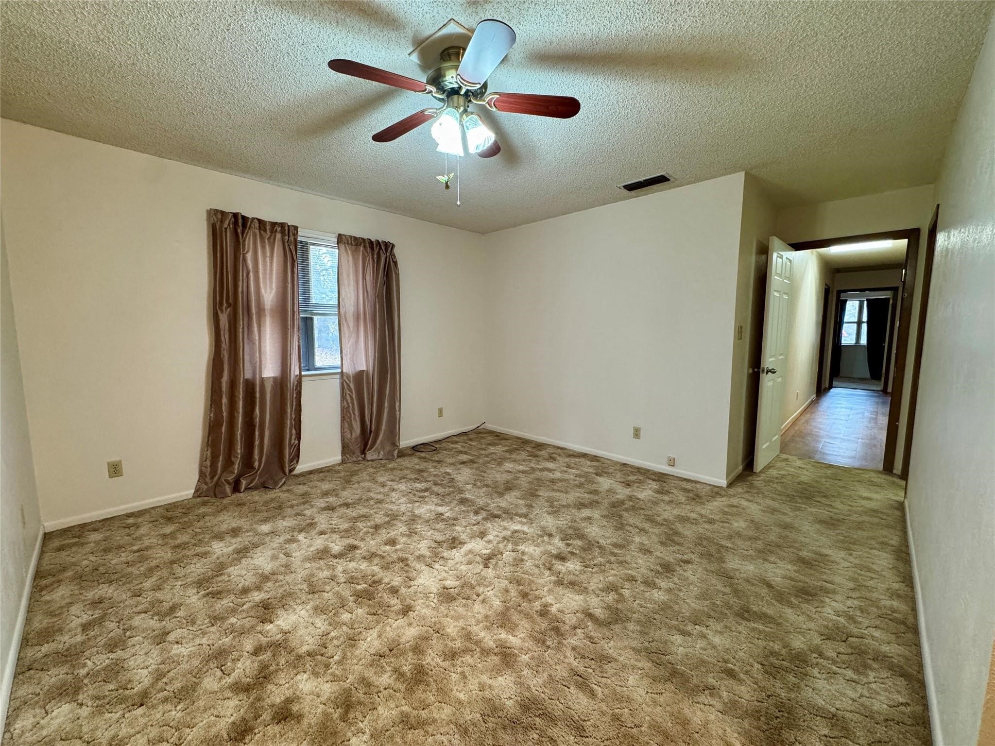 1304 W Wise Street Bowie TX 76230