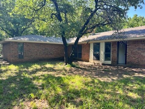 1304 W Wise Street Bowie TX 76230