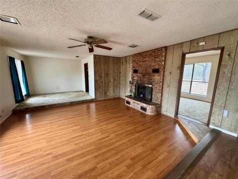 1304 W Wise Street Bowie TX 76230