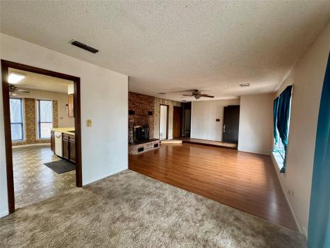 1304 W Wise Street Bowie TX 76230