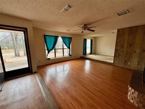 1304 W Wise Street Bowie TX 76230