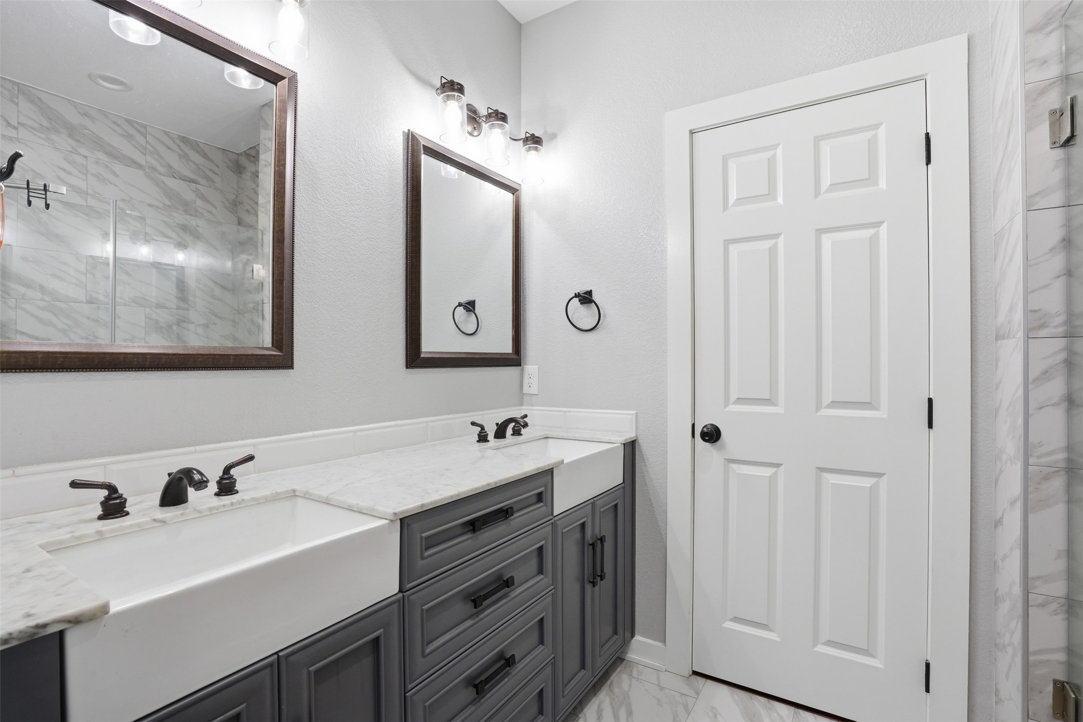 5016 Elizabeth Street Granbury TX 76048