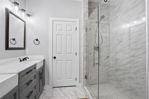 5016 Elizabeth Street Granbury TX 76048