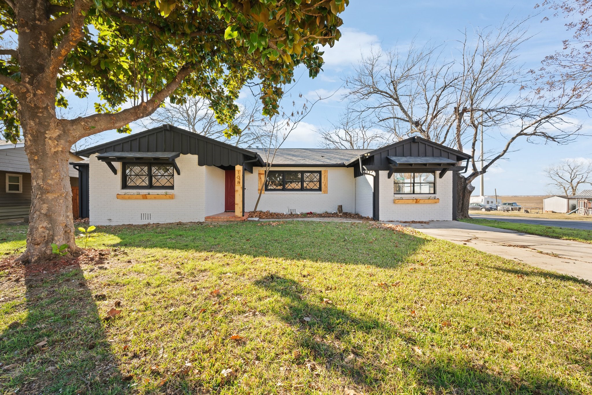 108 Hilltop Drive Grandview TX 76050