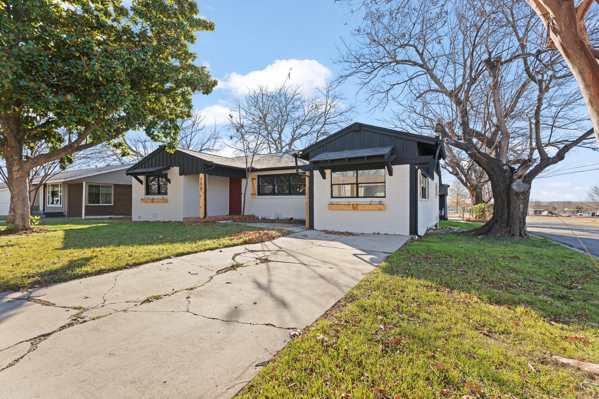 108 Hilltop Drive Grandview TX 76050