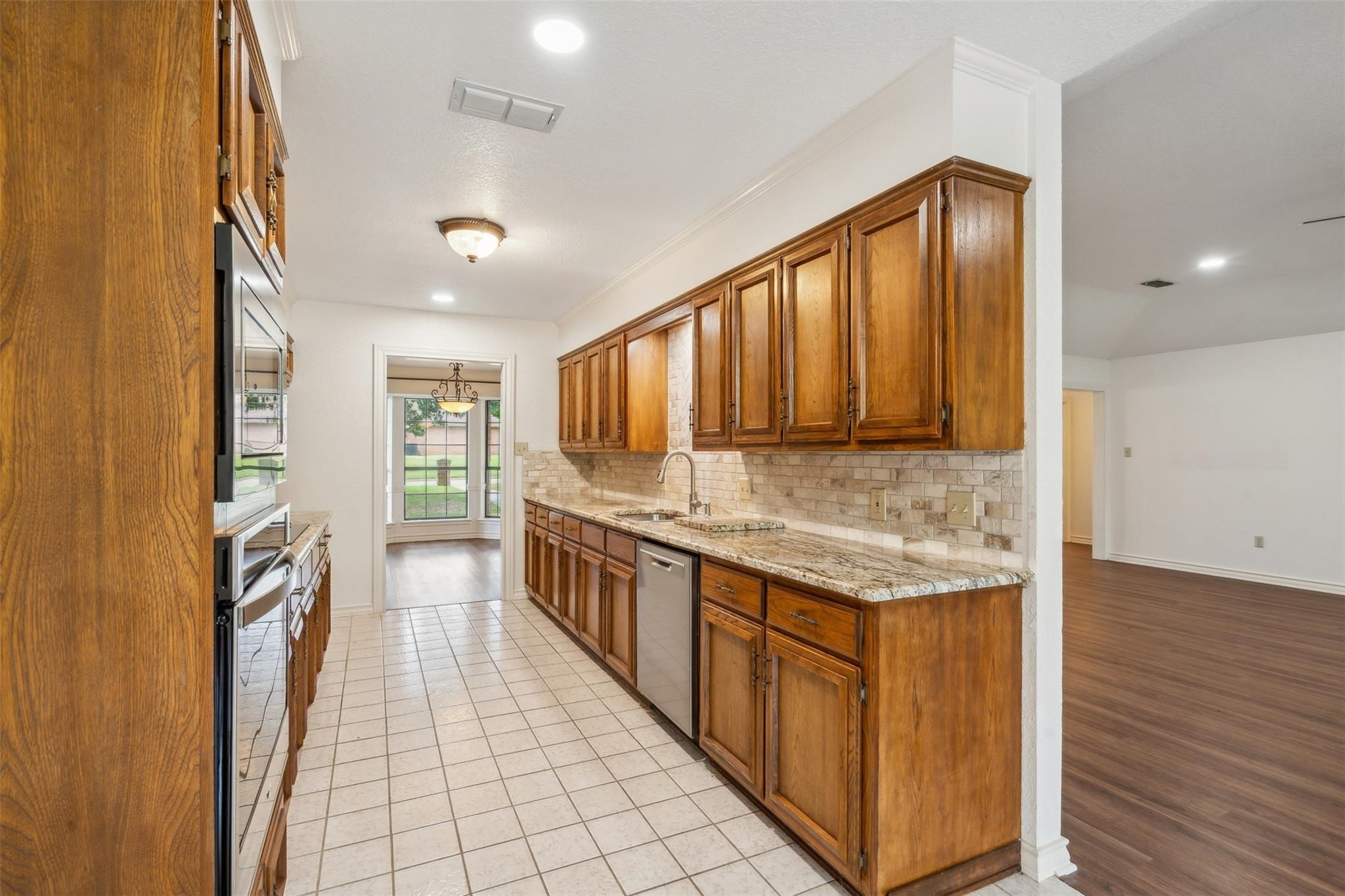 105 Tanglewood Stephenville TX 76401