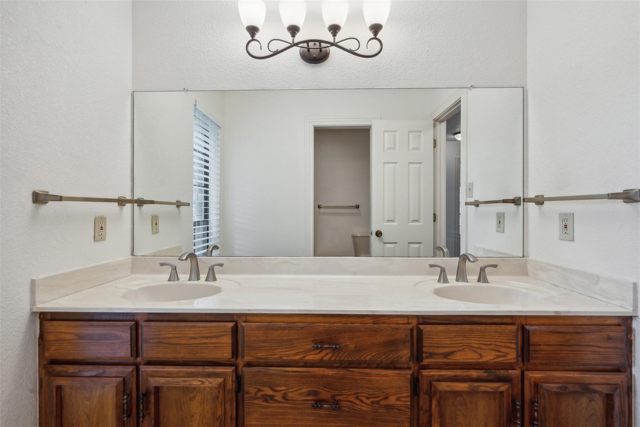 105 Tanglewood Stephenville TX 76401