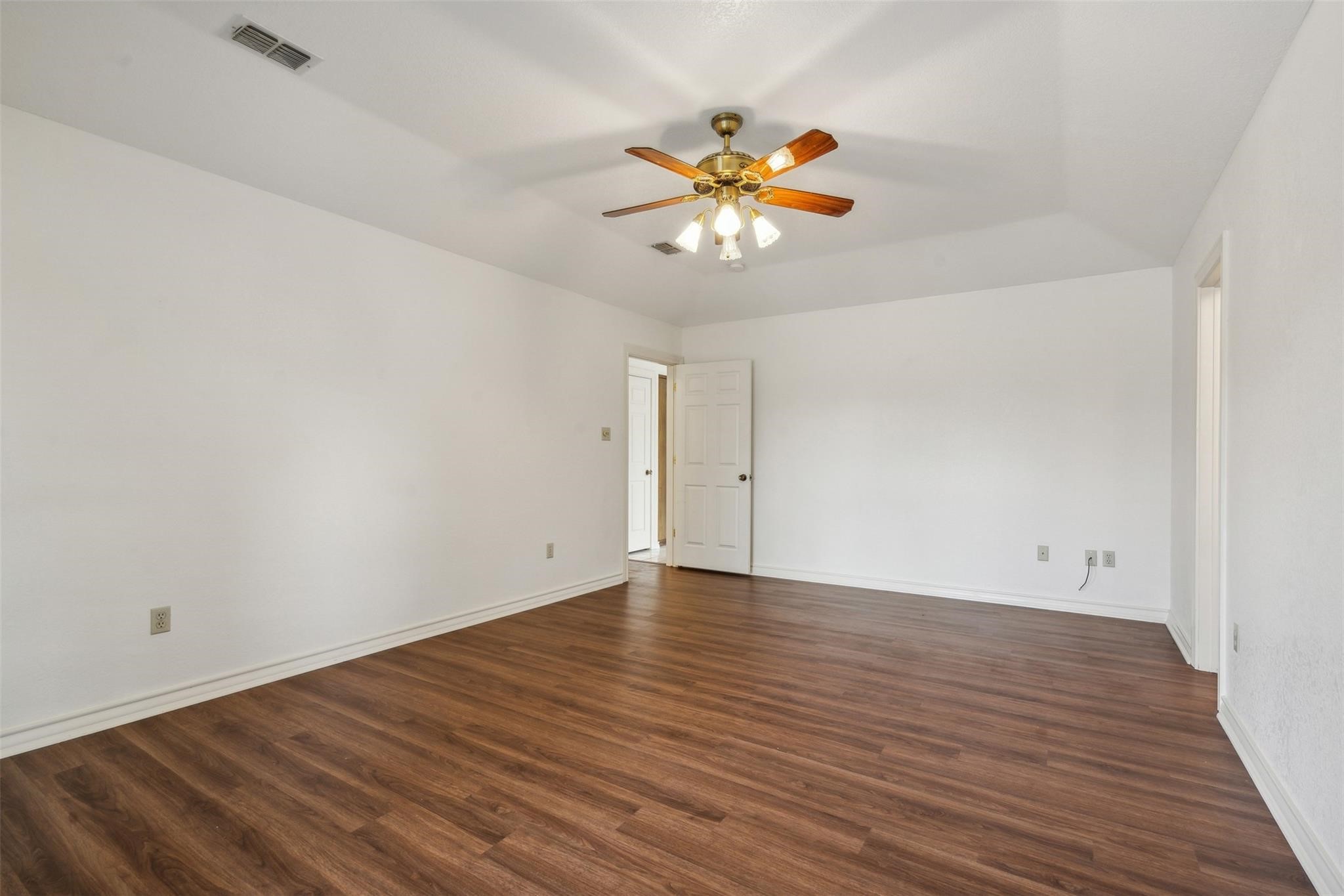 105 Tanglewood Stephenville TX 76401