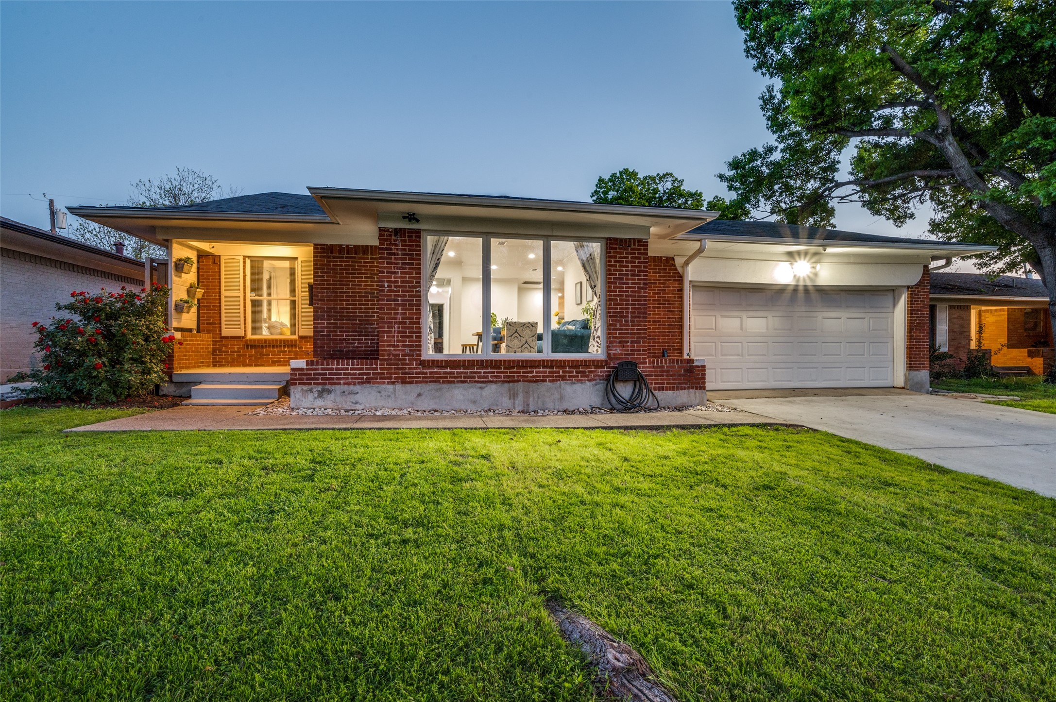 2912 Bay Oaks Drive Dallas TX 75229