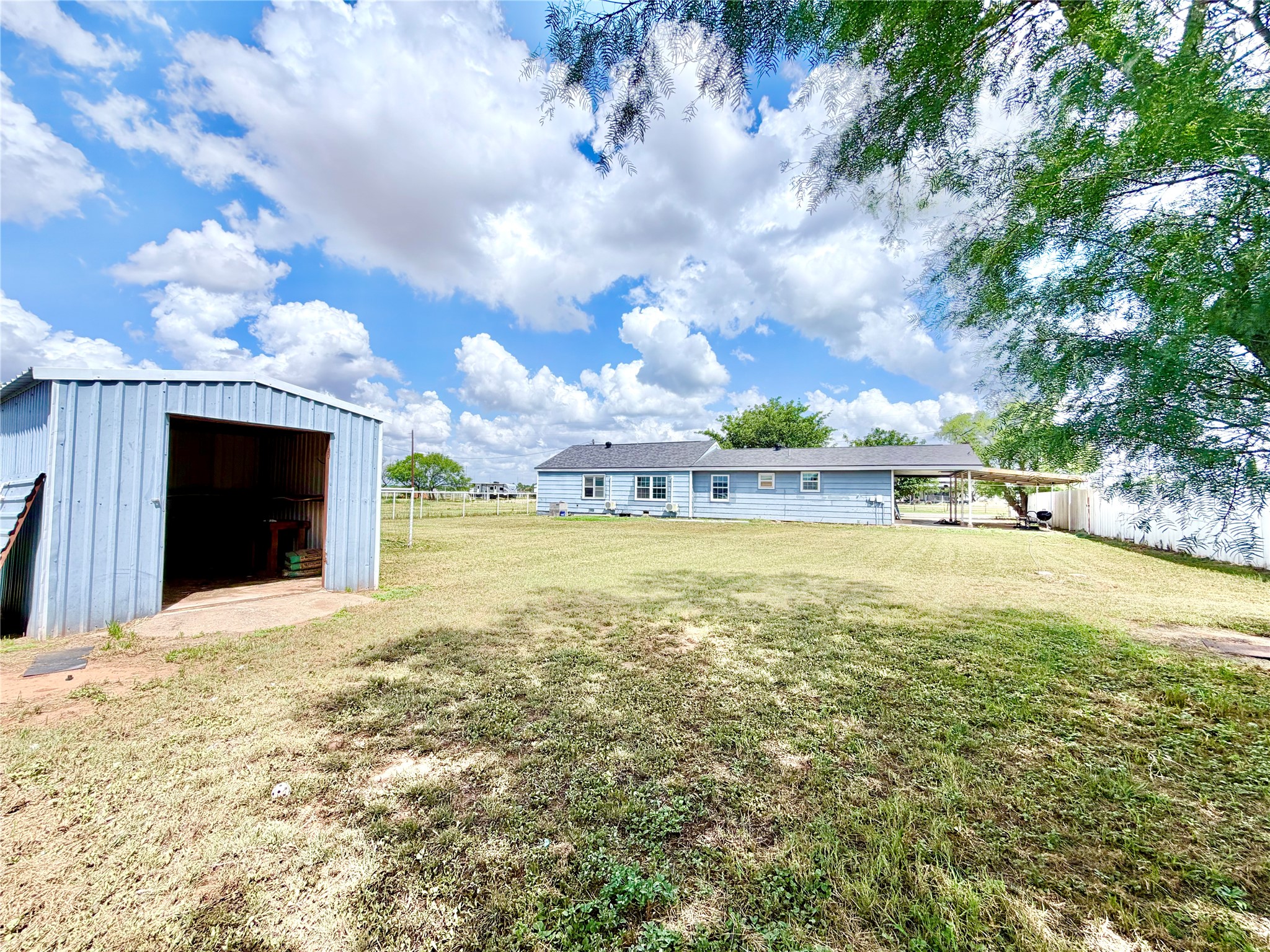 1220 Avenue G Hawley TX 79525