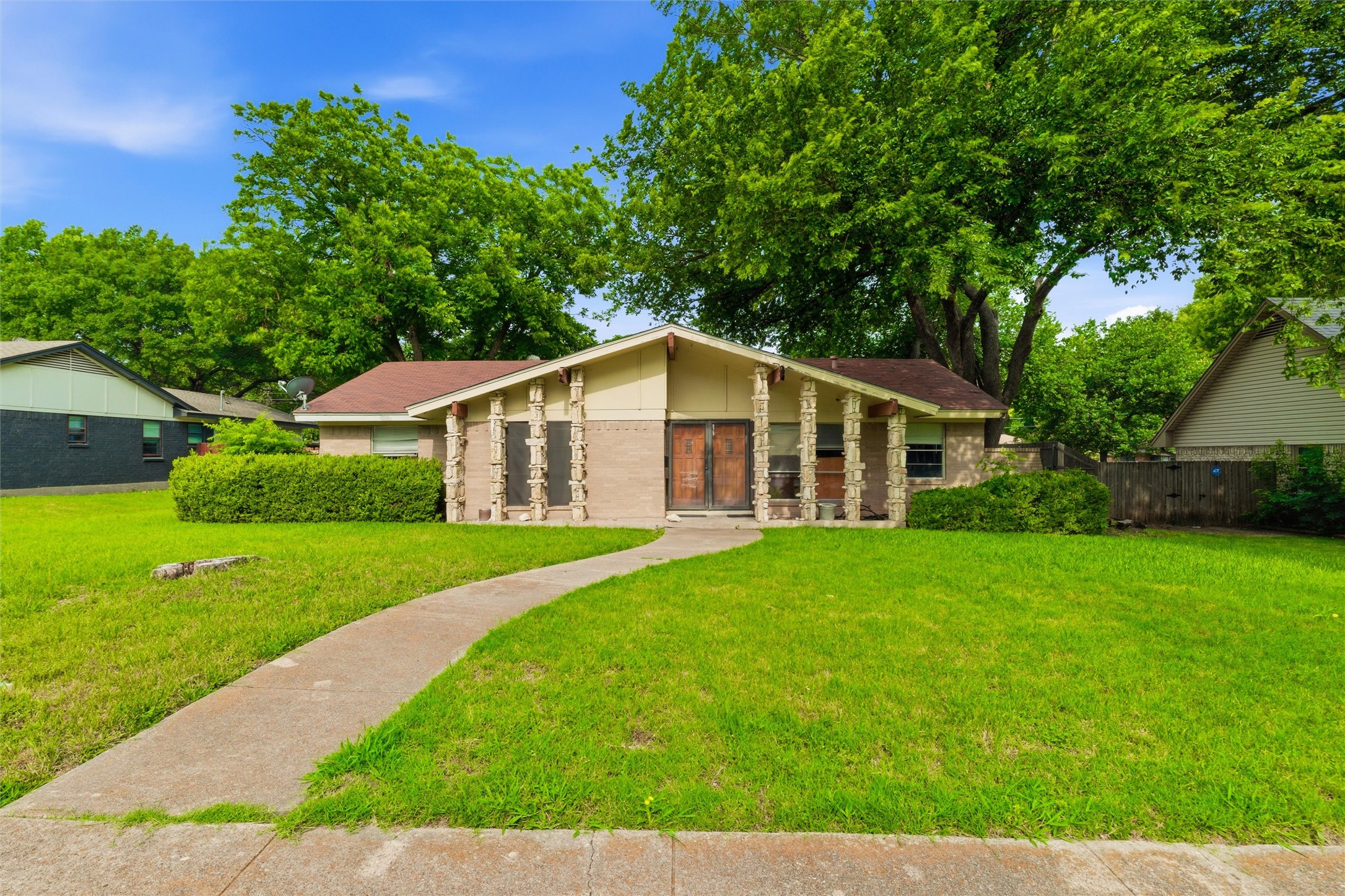 829 Ray Andra Drive Desoto TX 75115