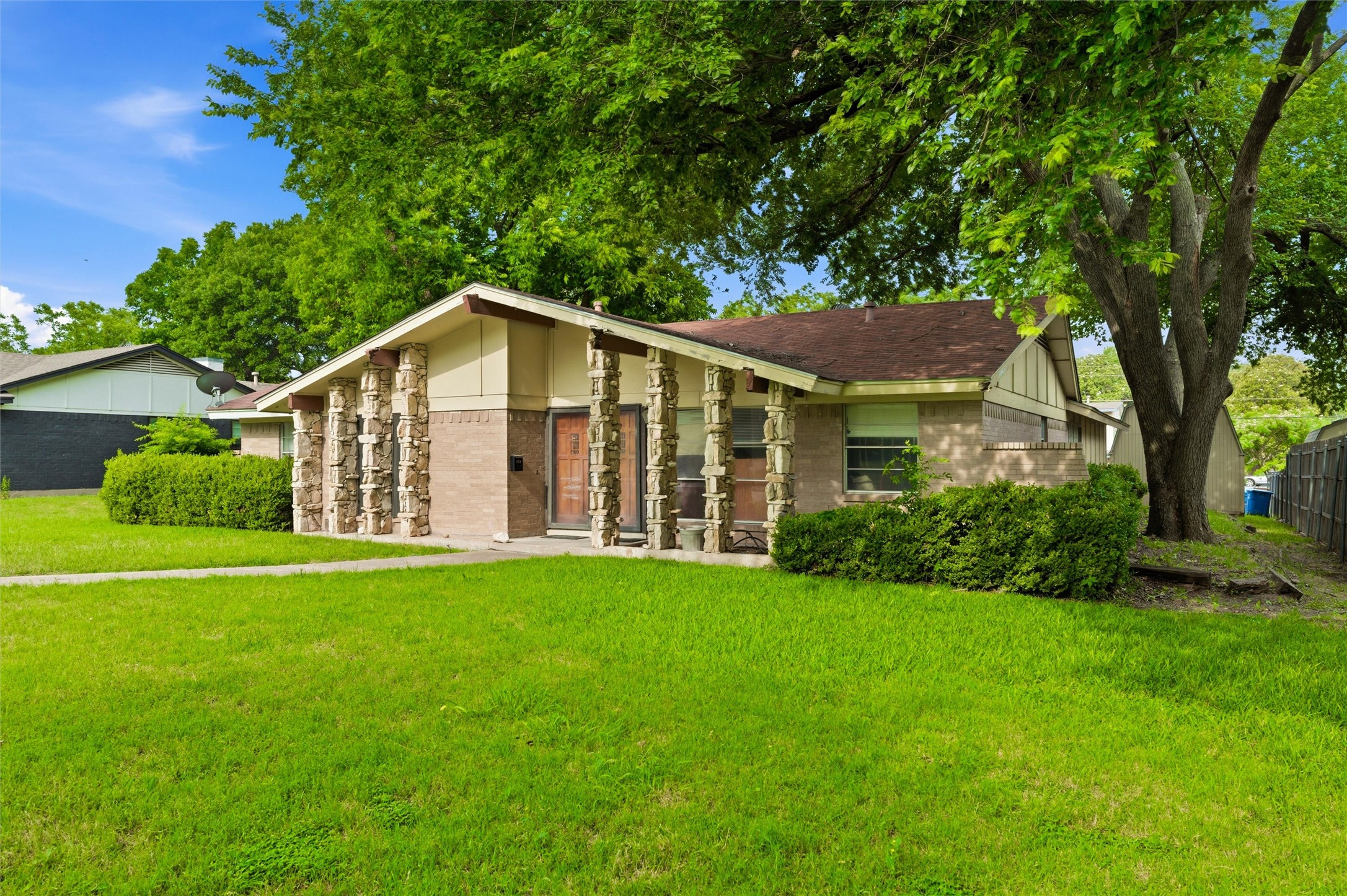 829 Ray Andra Drive Desoto TX 75115
