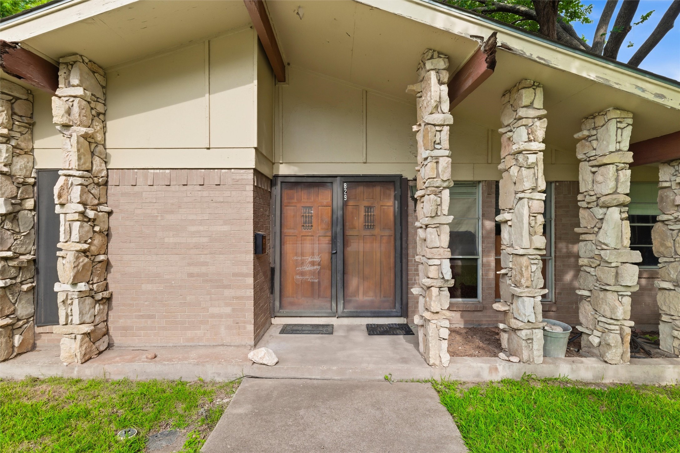 829 Ray Andra Drive Desoto TX 75115